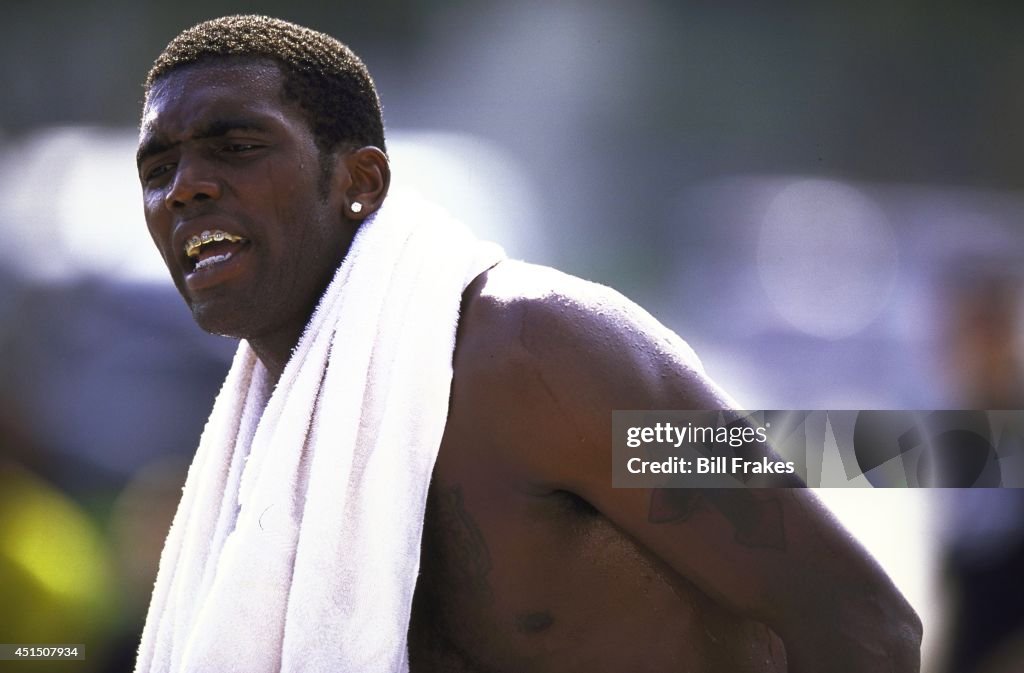 Vs Randy Moss Closeup portrait of Minnesota Vikings Randy Moss during training ...