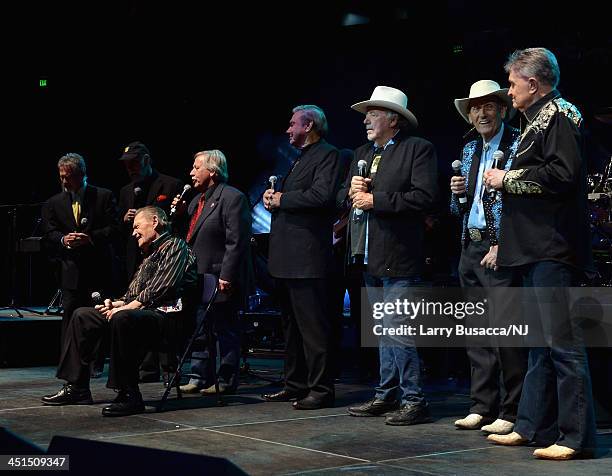 Larry Gatlin, Ray Stevens, Stonewall Jackson, John Conlee, Jim Ed Brown, Bobby Bare, Jimmy C. Newman, and Bill Anderson perform during Playin'...