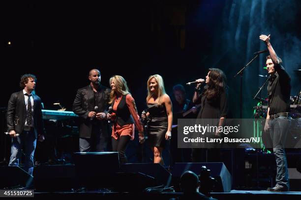 Chad Warrix, Eric Lee Beddingfield, Rhonda Vincent, Lisa Matassa, Mandy Barnett, and Greg Bates perform during Playin' Possum! The Final No Show...