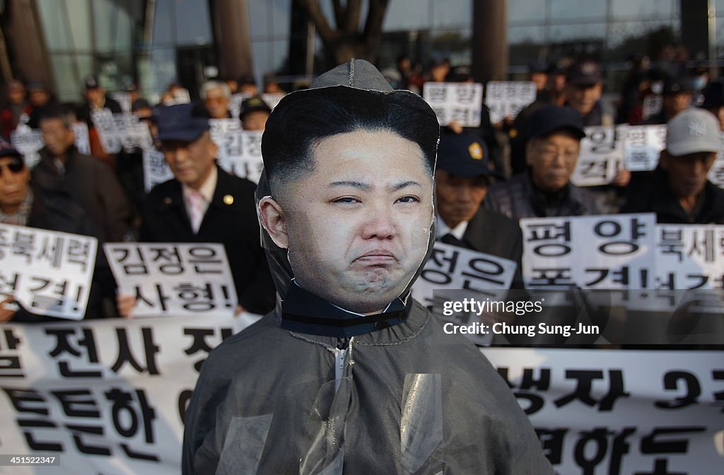 South Koreans Hold Anti-North Rally