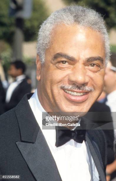 Actor Earle Hyman attends the 38th Annual Primetime Emmy Awards on September 21, 1986 at the Pasadena Civic Auditorium in Pasadena, California.
