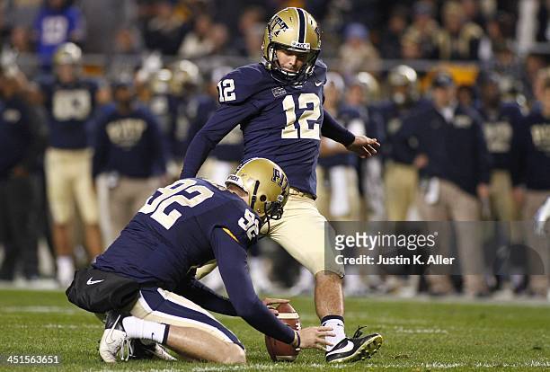 Chris Blewitt of the Pittsburgh Panthers plays against the Notre Dame Fighting Irish during the game on November 9, 2013 at Heinz Field in...