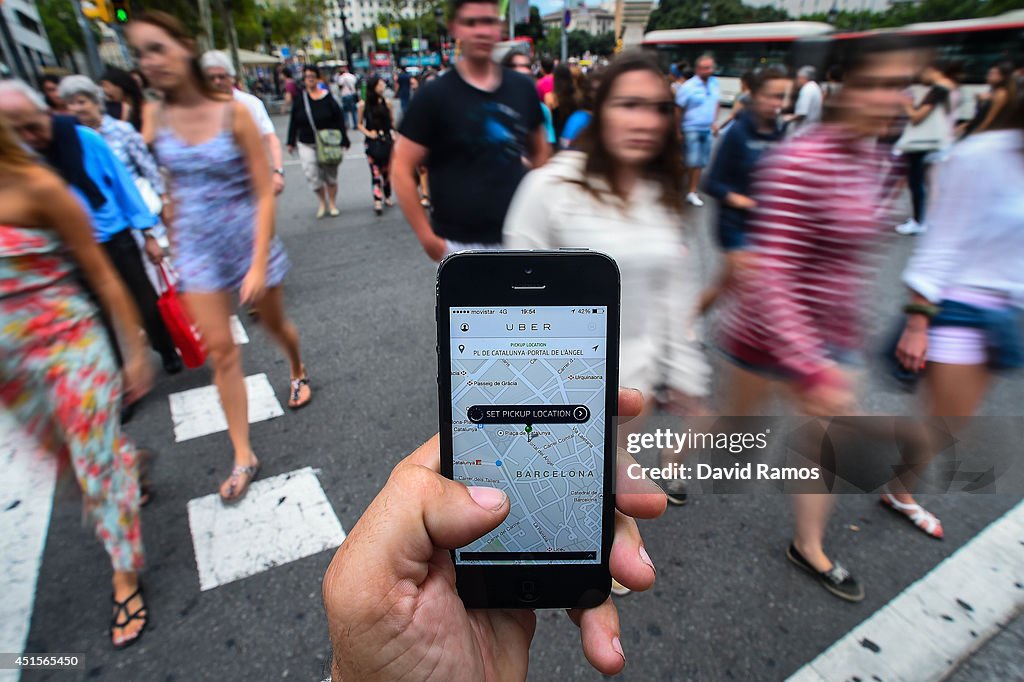 Barcelona Cabs Strike Against Uber Taxi App