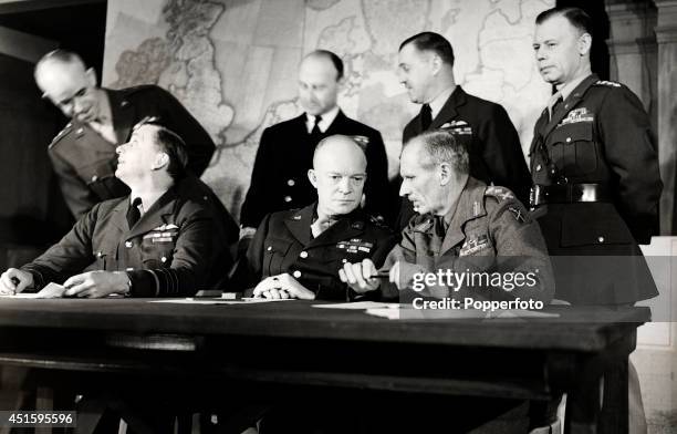 Commander In War World War Two Allied Supreme Commander Photos and Premium High Res ...