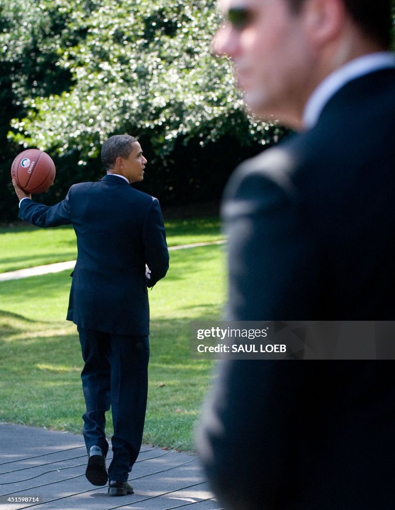 TOPSHOT-US-OBAMA-WNBA