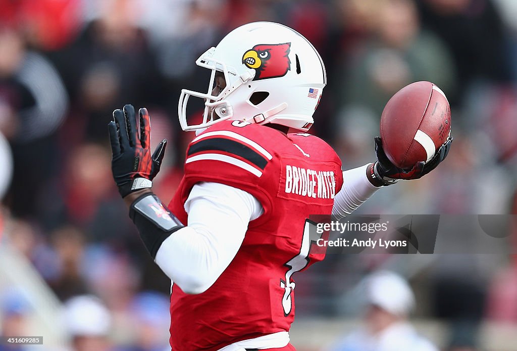 Memphis v Louisville