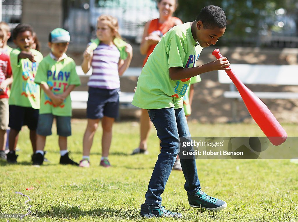 Nickelodeon Donates $10,000 To The Salvation Army Kroc Center In San Diego On The Road To Worldwide Day Of Play