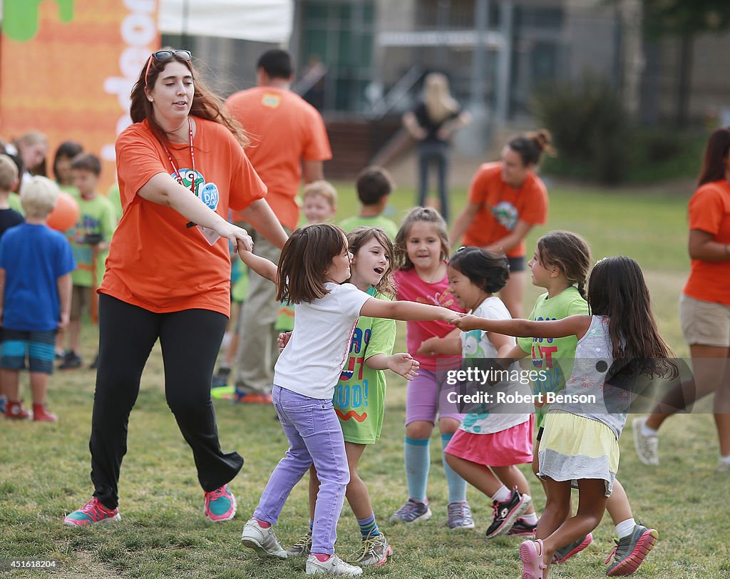 Nickelodeon Donates $10,000 To The Salvation Army Kroc Center In San Diego On The Road To Worldwide Day Of Play