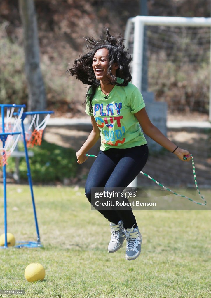 Nickelodeon Donates $10,000 To The Salvation Army Kroc Center In San Diego On The Road To Worldwide Day Of Play