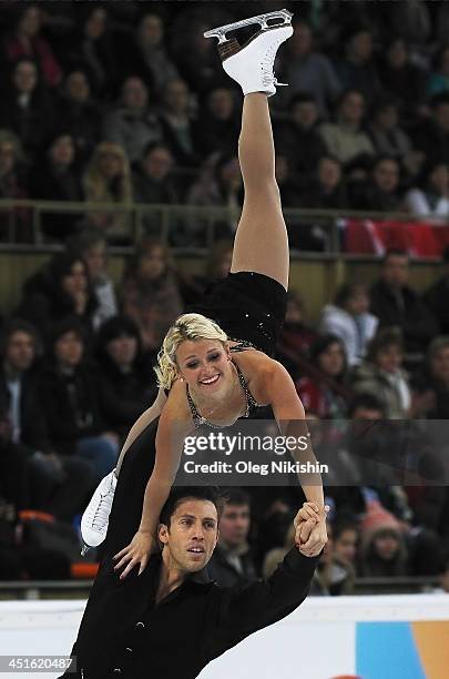 Kirsten Moore-Towers and Dylan Moscovitch of Canada skate in the Pairs Free Skating during ISU Rostelecom Cup of Figure Skating 2013 on November 23,...