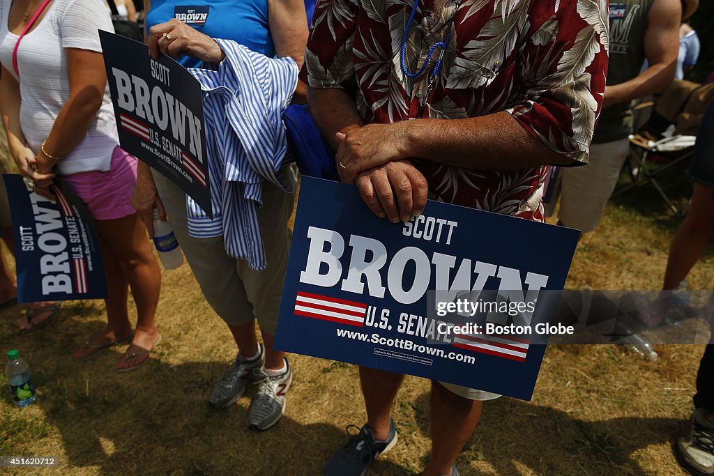 Mitt Romney Endorses Scott Brown