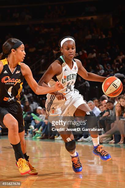 Sugar Rodgers of the New York Liberty handles the ball against the Tulsa Shock on July 1, 2014 at Madison Square Garden in New York, New York. NOTE...