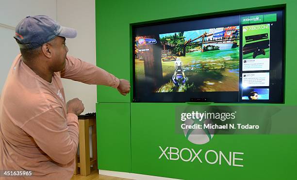 Bernie Williams attends the Xbox One Gaming Tournament at Bridgewater Commons Mall on November 23, 2013 in Bridgewater, New Jersey.