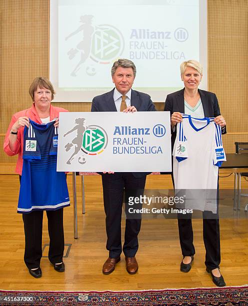 Vice President of German Football Association Hannelore Ratzeburg, head of advertising and sponsorship Allianz Germany AG Manfred Boschatzke and team...