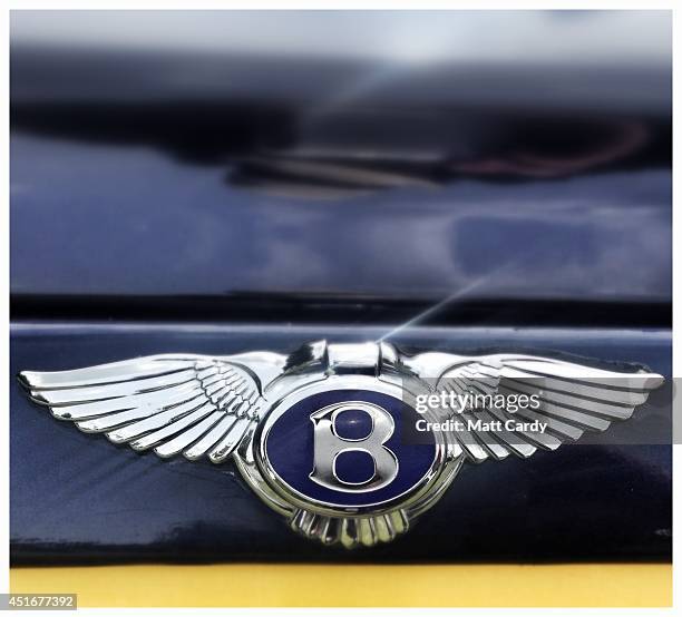 Pegatinas Reposacabezas Coche Pack De 4 Calcomanías De Reposacabezas Con Insignia MBLOGO* - Acabado Aluminio Cepillado Pegatinas Reposacabezas Aluminio Cepillado