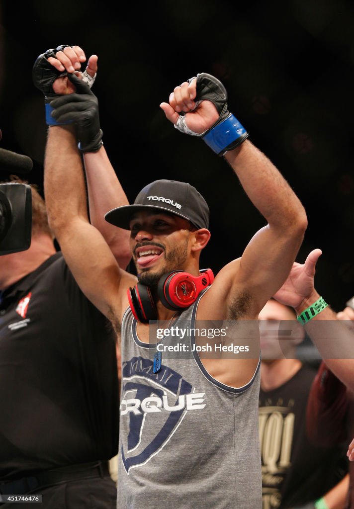 UFC 175: Roop v Font
