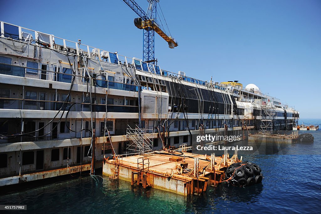 Final Preparations Before Moving Costa Concordia