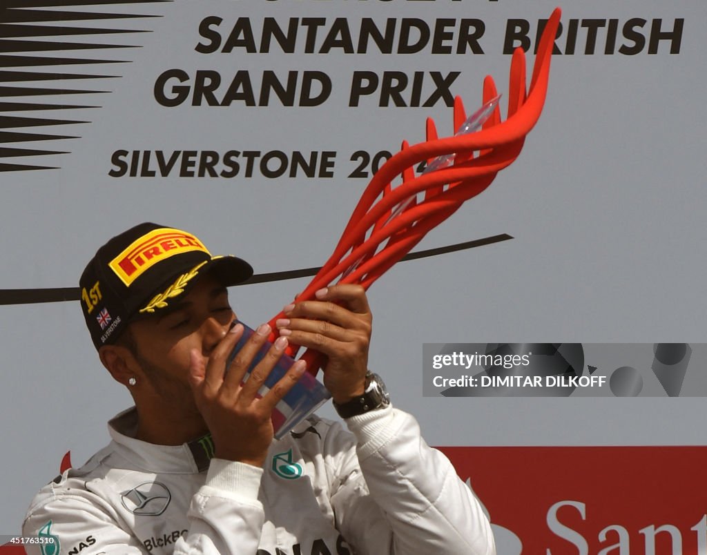 AUTO-PRIX-F1-ENG-SILVERSTONE-PODIUM