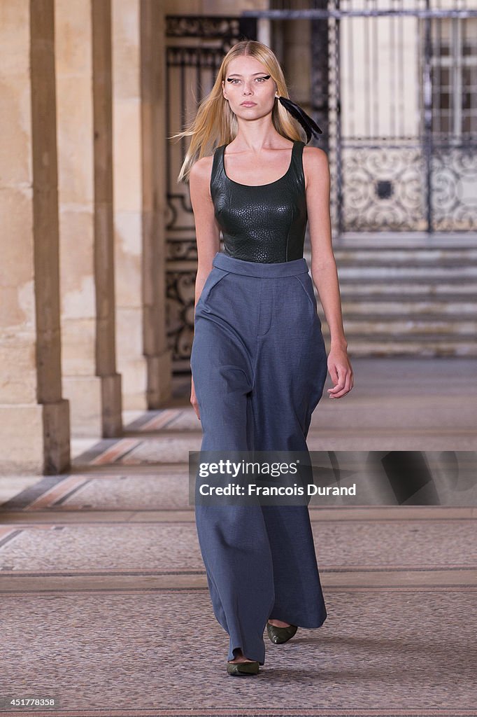 Didit HEDIPRASETYO : Runway - Paris Fashion Week : Haute-Couture Fall/Winter 2014-2015