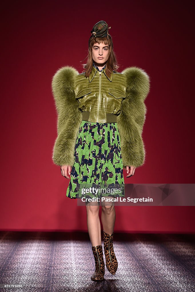 Schiaparelli : Runway - Paris Fashion Week : Haute-Couture Fall/Winter 2014-2015