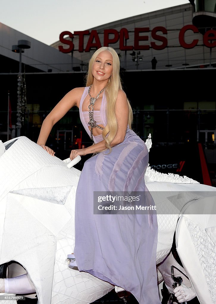 2013 American Music Awards - Arrivals
