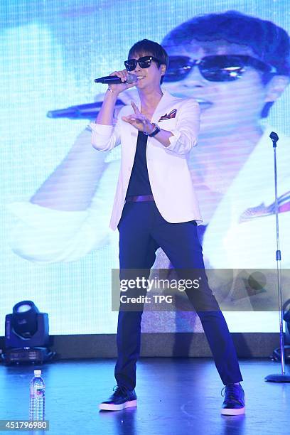 Hyesung Photos And Premium High Res Pictures Getty Images hyesung-photos-and-premium-high-res-pictures-getty-images