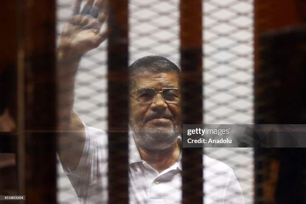 Egypt adjourns Morsi jailbreak trial to July 13