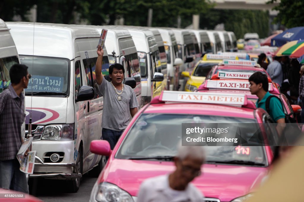 Bangkok Bounces Back With Tourists Undeterred by Tanks