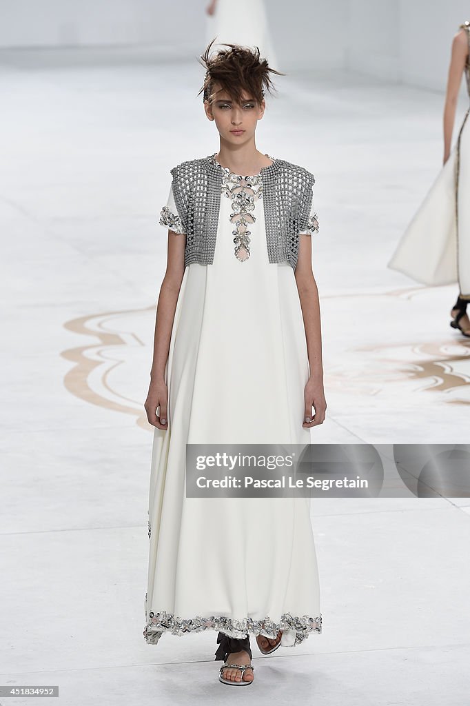 Chanel : Runway - Paris Fashion Week : Haute Couture Fall/Winter 2014-2015