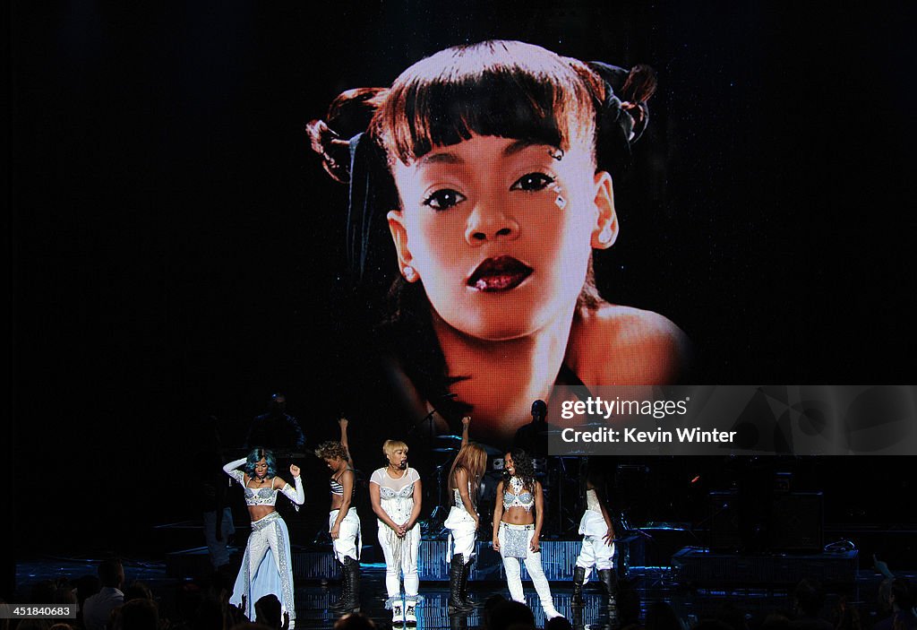 2013 American Music Awards - Show