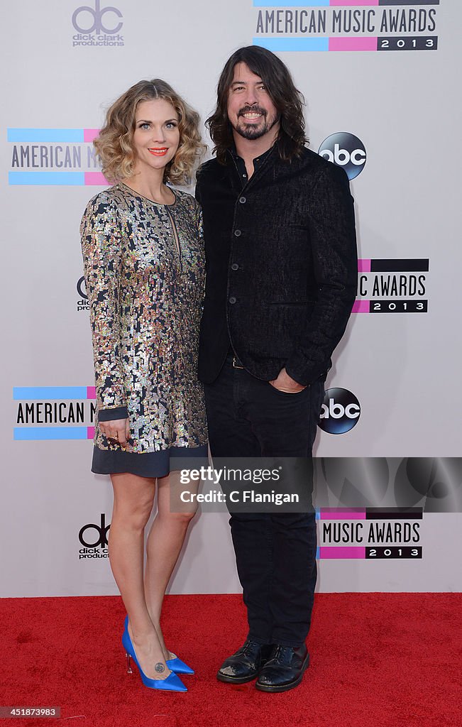 2013 American Music Awards - Arrivals