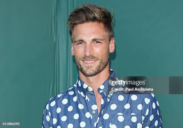 172 Andrew W Walker Actor Stock Photos, High-Res Pictures, and Images
