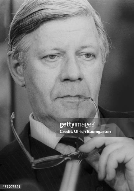 Helmut Schmidt , Chancellor of the Federal Republic of Germany, during a press conference in Bonn, on May 25, 1982 in Bonn, Germany.