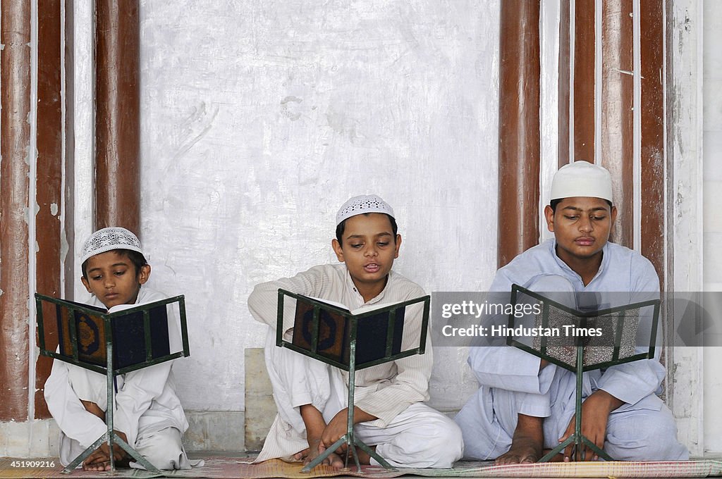 Indian Muslims Boys Recite Quran In Holy Month Of Ramadan