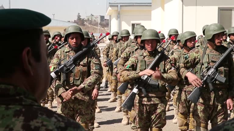 Army Basic Tra 54 Army Basic Training Graduation Ceremony Stock Videos, Footage, & 4K ...