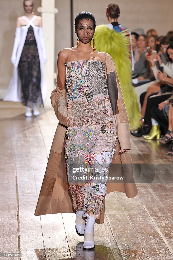 Maison Martin Margiela : Runway - Paris Fashion Week : Haute Couture Fall/Winter 2014-2015