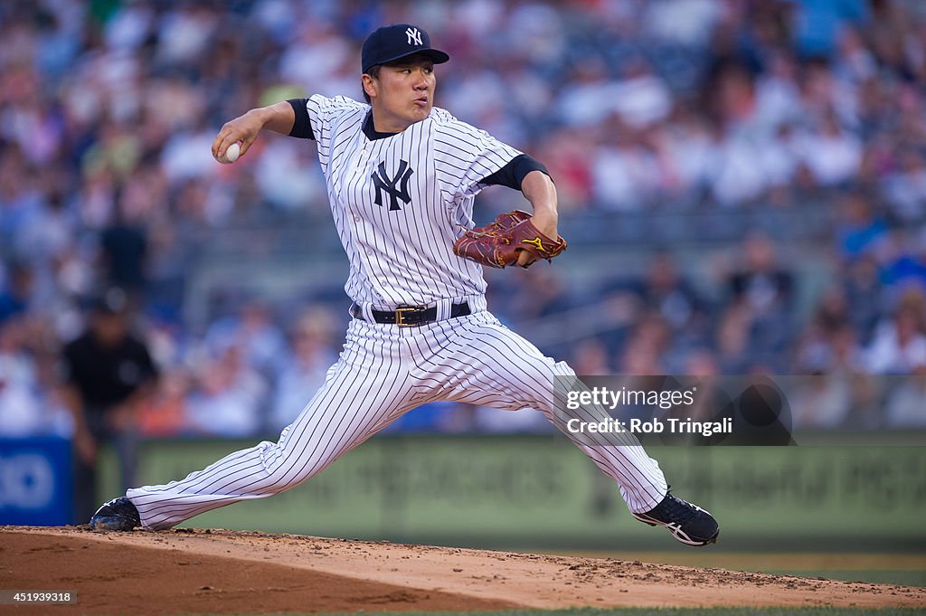 Toronto Blue Jays v New York Yankees