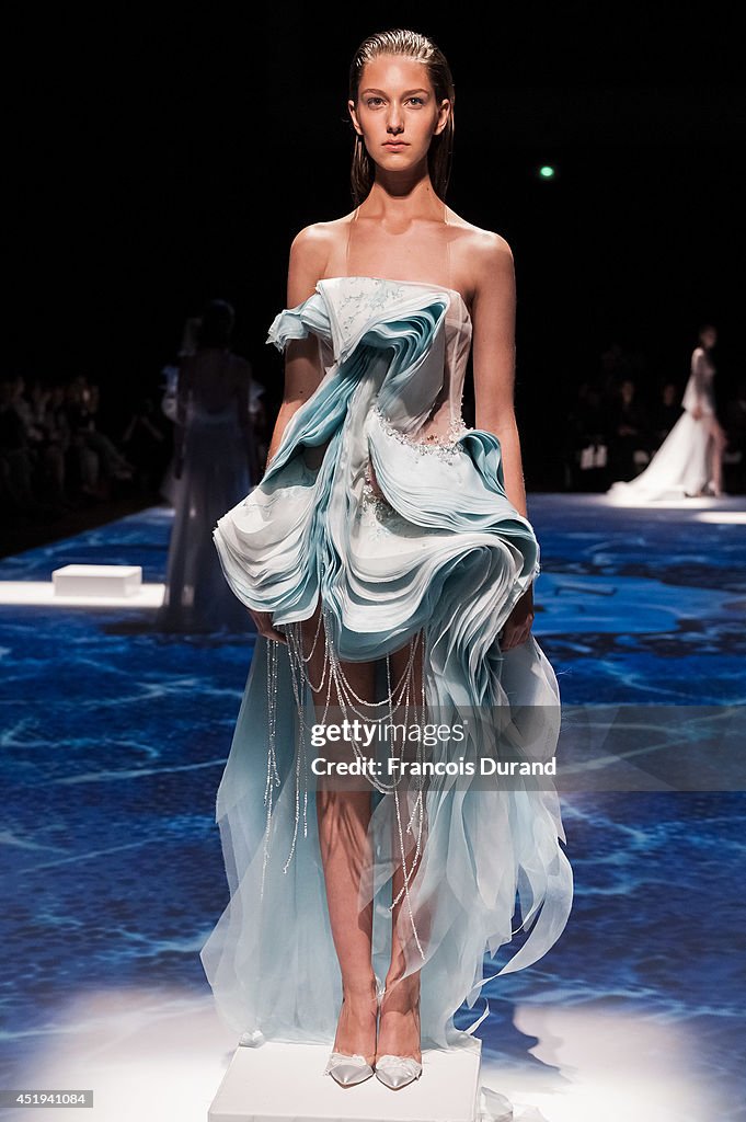 Lan YU : Runway - Paris Fashion Week : Haute Couture Fall/Winter 2014-2015