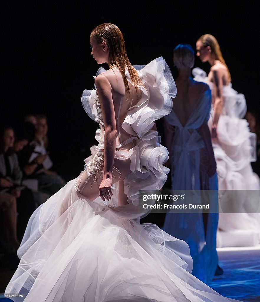 Lan YU : Runway - Paris Fashion Week : Haute Couture Fall/Winter 2014-2015