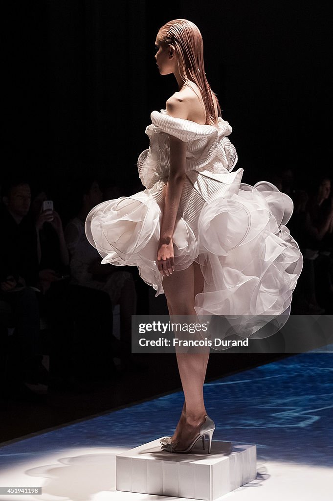 Lan YU : Runway - Paris Fashion Week : Haute Couture Fall/Winter 2014-2015