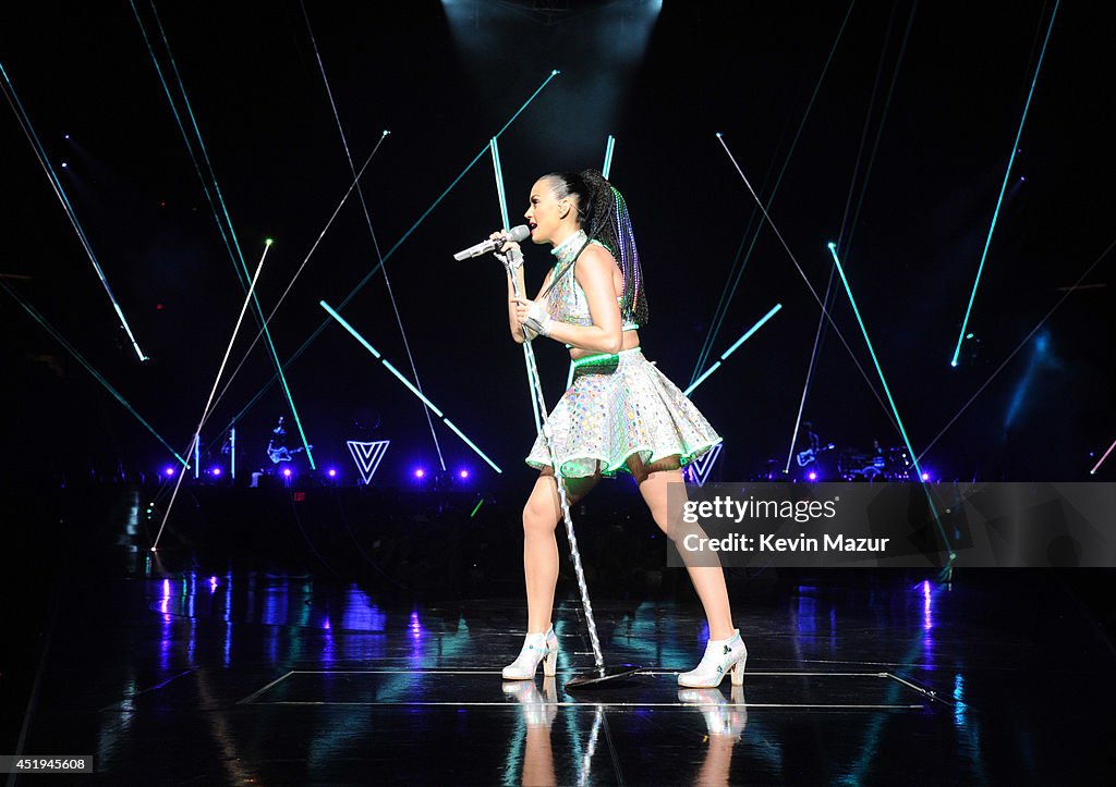 Katy Perry "The Prismatic World  Tour" - New York City