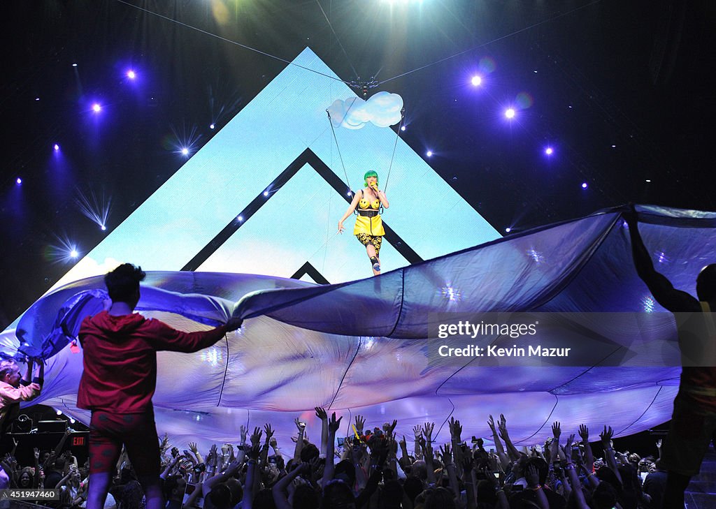 Katy Perry "The Prismatic World  Tour" - New York City