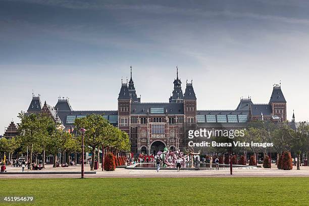 rijksmuseum. amsterdam, netherlands - rijksmuseum stockfoto's en -beelden