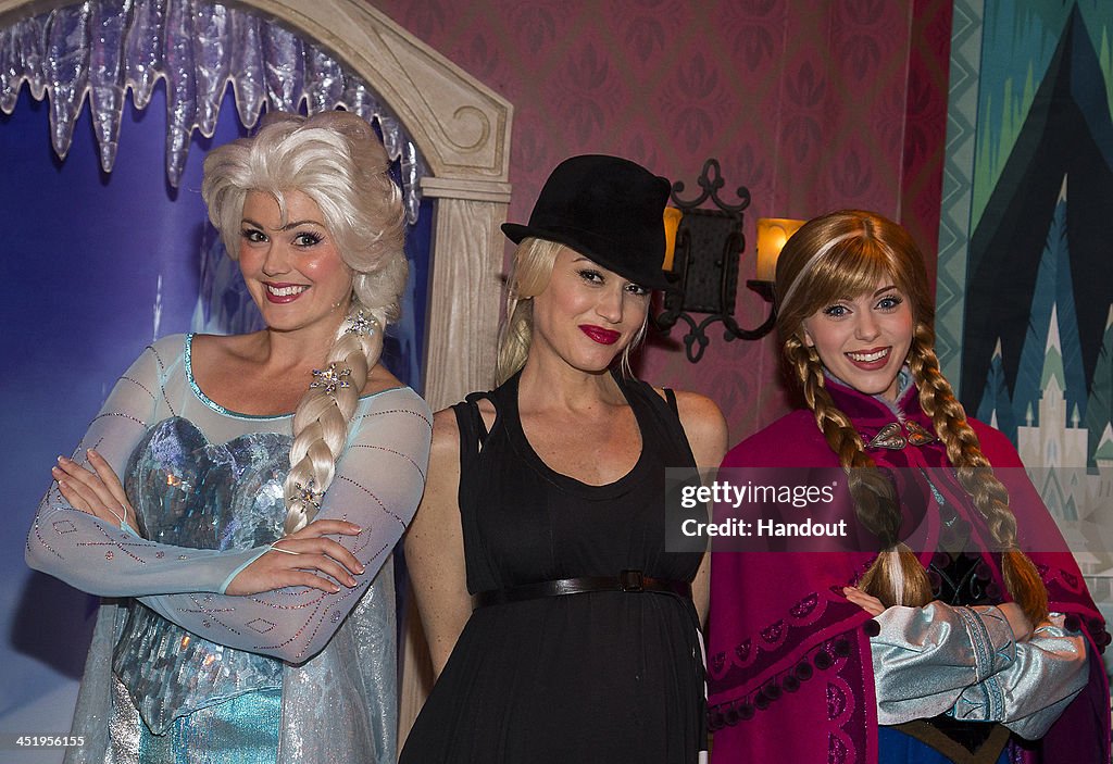 Gwen Stefani Meets Elsa And Anna From Disney's "Frozen" At Disneyland