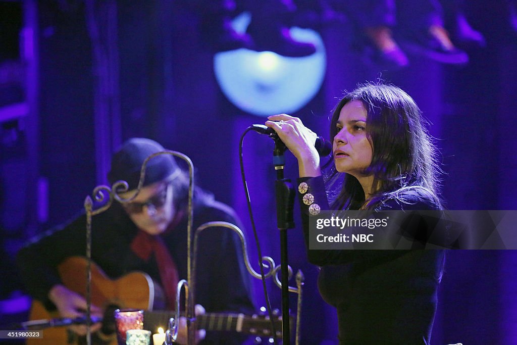 David R Hope Musical guests David Roback, Hope Sandoval of Mazzy Star perform ...
