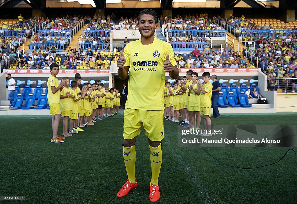 Villarreal Unveil New Signing Jonathan Dos Santos