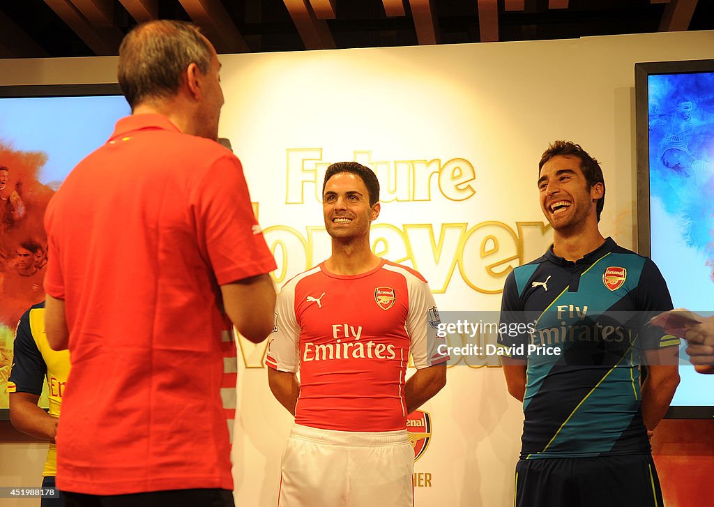 Arsenal Launch New Puma Kits