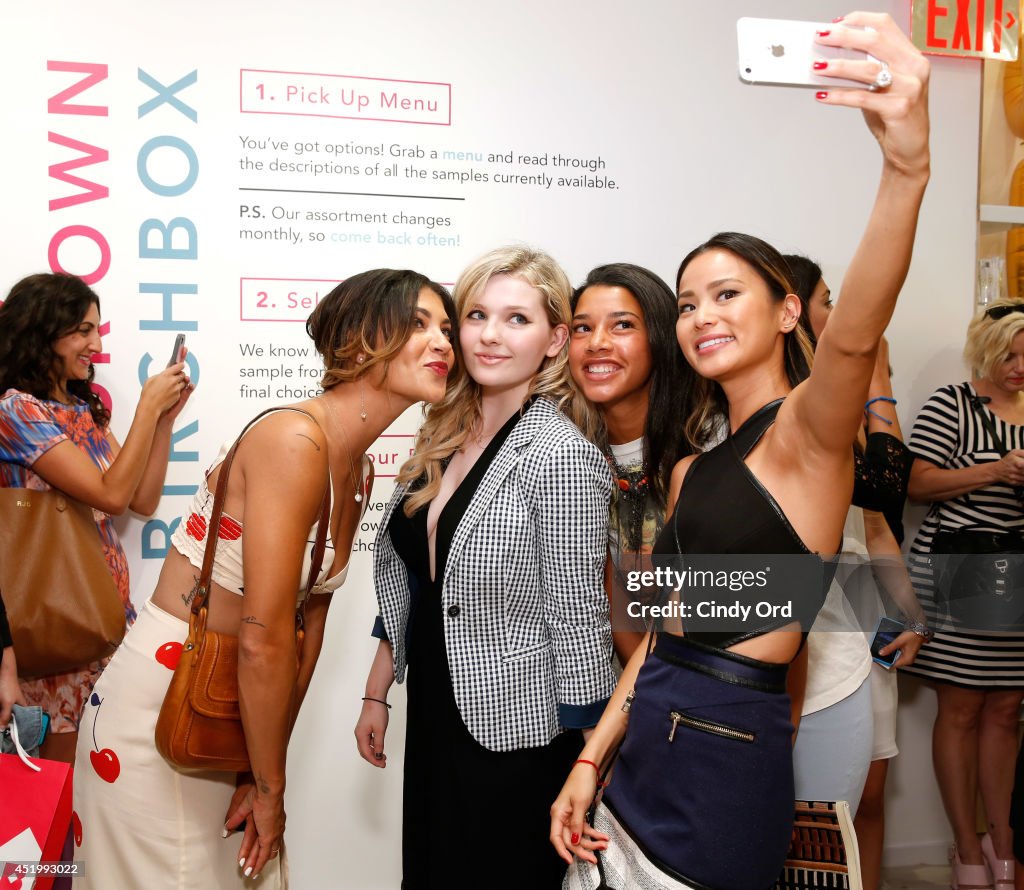 Jessica Szohr, Abigail Breslin, Hannah Bronfman and Jamie Chung... News