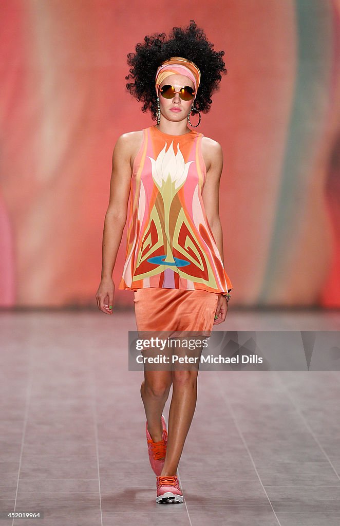 Miranda Konstantinidou Show - Mercedes-Benz Fashion Week Spring/Summer 2015