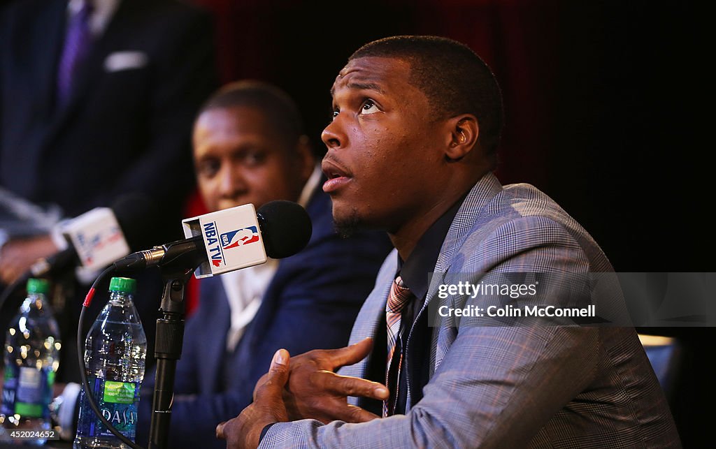 Kyle Lowry Gets Resigned to Raptors